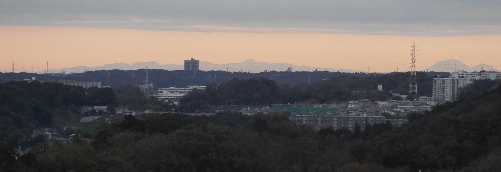 自宅窓から日光の男体山、白根山、上州武尊山が見える11・24_c0014967_07213948.jpg