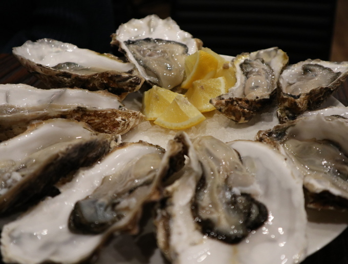 仕事帰りに ちょっとオイスターバー あけの秘密の花園