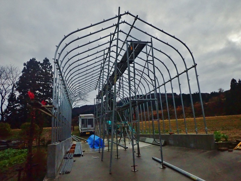 兼業農家の連休は駐機ハウスづくり_c0336902_20284196.jpg