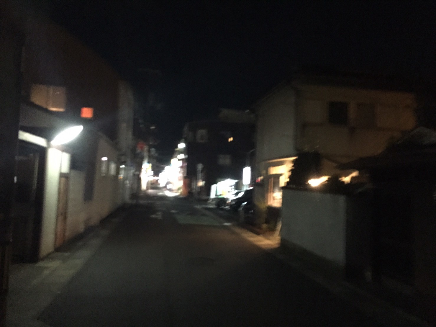 Cafeアカツキ 夜カフェ シナモンチャイ 裏luz