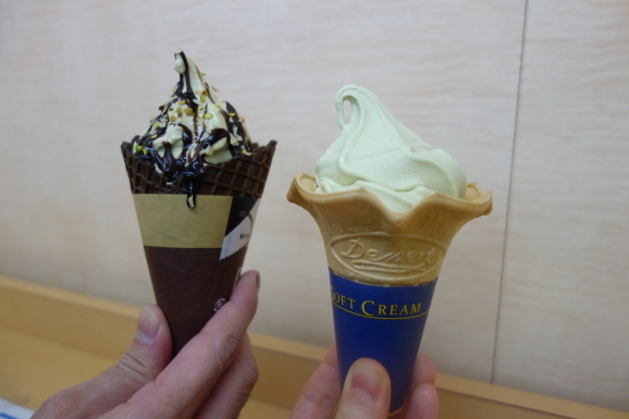 ミニストップのピスタチオショコラのソフトクリーム のんびりlife ミニストップのピスタチオショコラのソフトクリーム のんびりlife