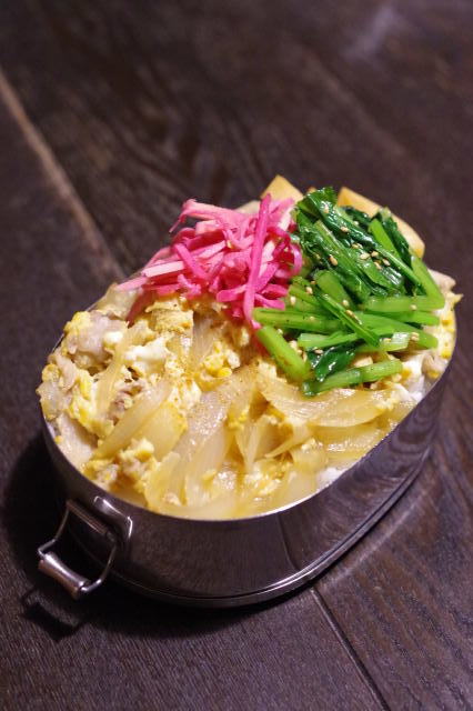 豚肉卵とじ丼弁当 続 おおぐらい通信 豚肉卵とじ丼弁当 続 おおぐらい通信