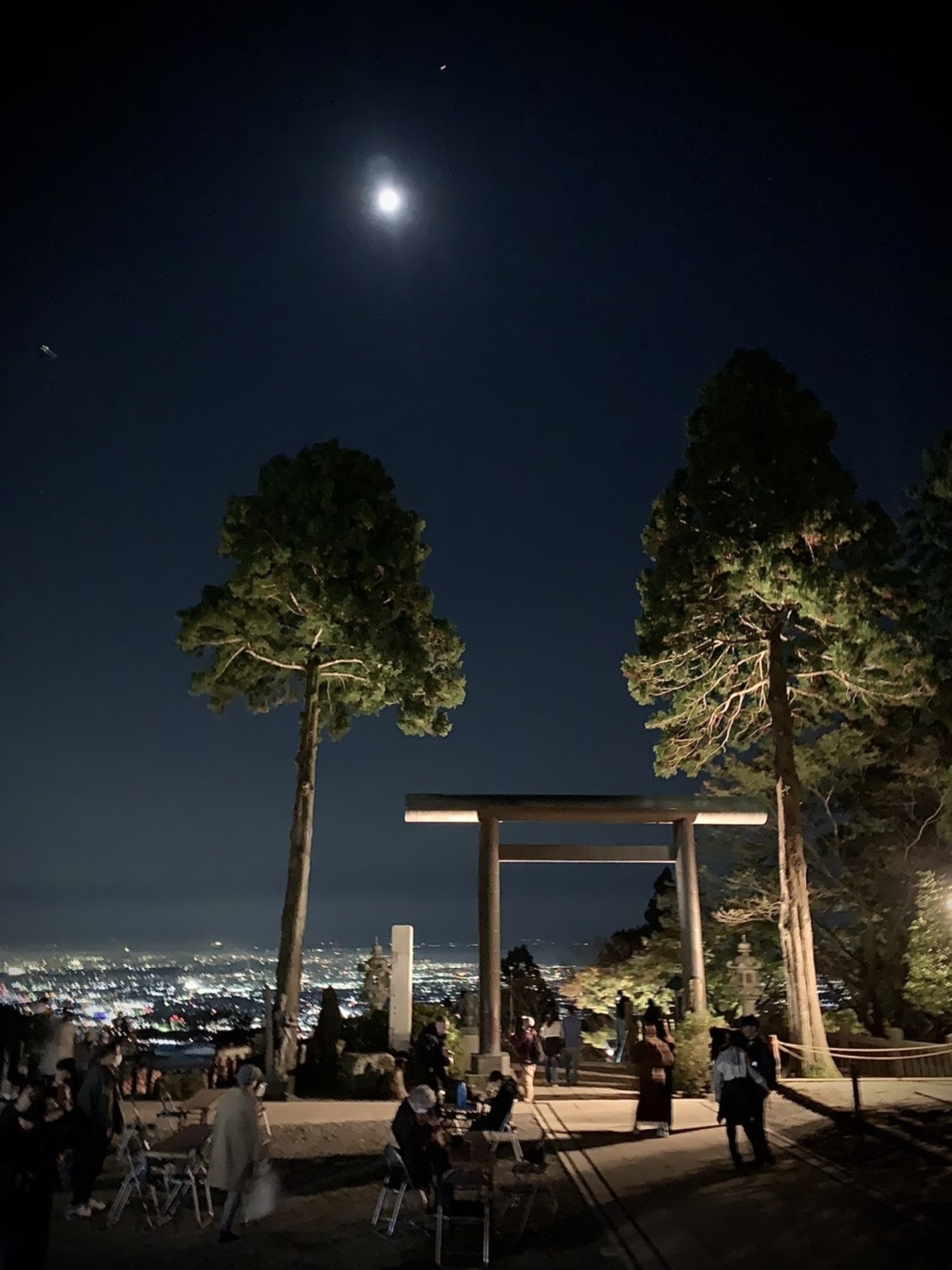 秋の大山　夜景と紅葉　ライトアップ　日本遺産　大山阿夫利神社　おしゃれカフェ　茶寮 石尊　堀部安嗣_a0322824_20201978.jpg