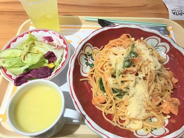 和風パスタと、ガラス瓶に入った固めのプリン☆Cafe Restaurant Kobe Kitanozaka in Taikoo_f0371533_18014981.jpg