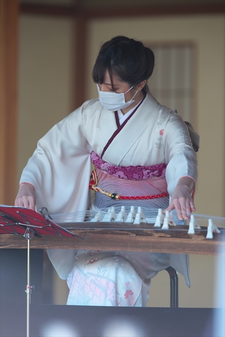 琴を弾くひと 11 28 まるさん徒歩photo 4 ｓｌやまぐち号 山風景など 18 10 9