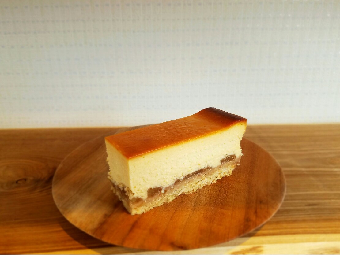 ラ フランスのベイクドチーズケーキ と 和栗のモンブランシフォン 節知通信 ラ フランスのベイクドチーズケーキ と 和栗のモンブランシフォン 節知通信