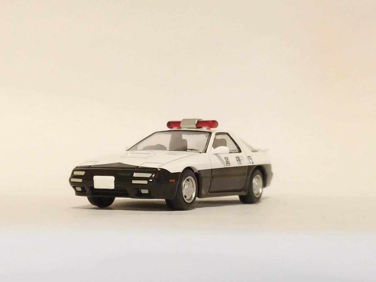 トミーテック・LV-N214a マツダ サバンナRX-7 パトロールカー
