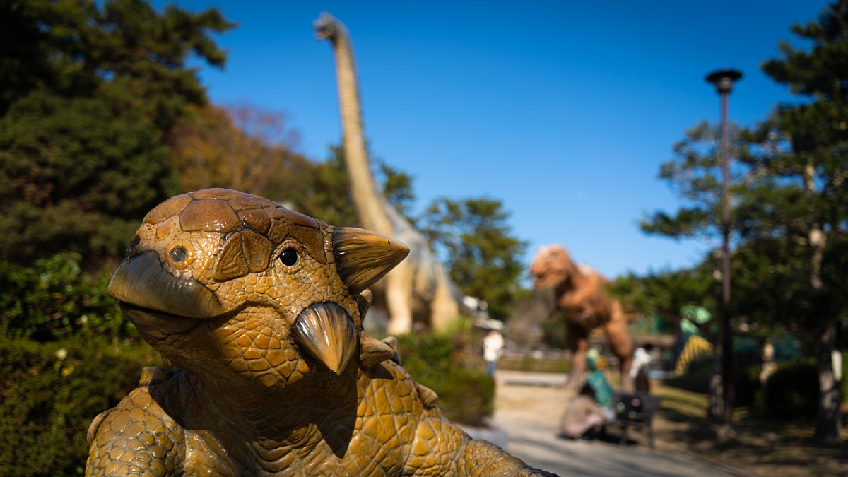 ジュラ紀の巨大生物もいる動物園_d0353489_18241729.jpg