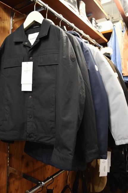 QUARTZ G-JACKET DOWN 黒ライン★_d0152280_08381420.jpg