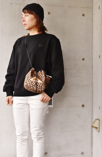 DUVETICA CRUE SWEAT gwyn _d0152280_20483318.jpg