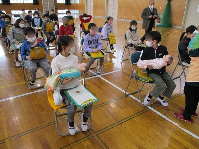 私自身がドキドキ、赤くなるような性教育授業 富士マウントライオンズクラブの青少年育成事業「いのちを考える」_f0141310_07190363.jpg