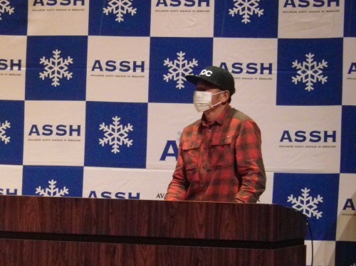 雪崩講習会を受けてきました~。_a0353718_08543648.jpg