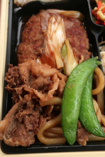 1２ 01 柔らか煮込み風ハンバーグ うまい 御膳にしちゃったか 新発売 ほっともっと すき焼きハンバーグ御膳 特製豚汁 チョレギサラダ 香味青じそドレッシング 1060円 期間限定 続 食欲記