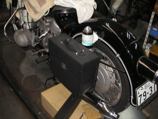 BMW R50/2 軽整備とサイドバックの取り付け_e0218639_16191005.jpg