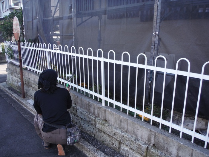 屋根、外壁塗り替えとメンテナンス ~ 細かい箇所の仕上げ。 _d0165368_03302955.jpg