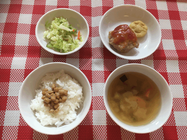 12/1の給食　　お誕生日献立でした♪_c0293682_18222763.gif