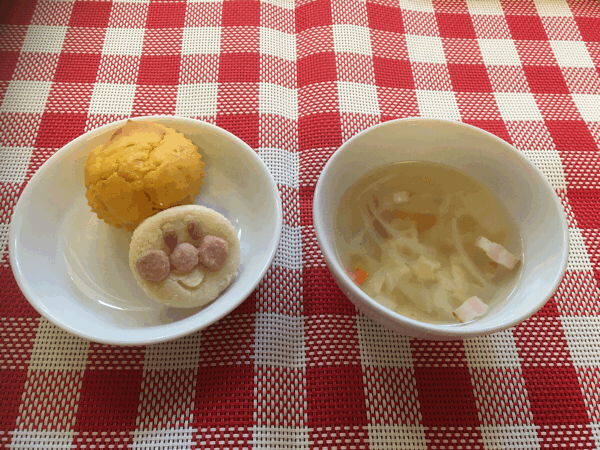 12/1の給食　　お誕生日献立でした♪_c0293682_18231431.gif