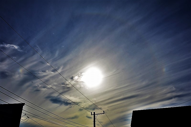 幻日に暈 環天頂アーク 写真でイスラーム 幻日に暈 環天頂アーク 写真でイスラーム