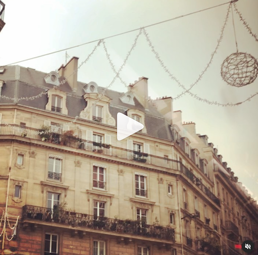 パリのバスの車窓から　生活エリアのクリスマスイルミネーション_a0231632_16472504.png