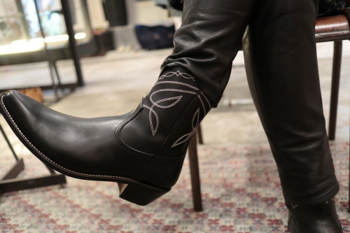 The Letters : WESTERN EMBROIDERY SIDE ZIP BOOTS - SADDLE The Letters : WESTERN EMBROIDERY SIDE ZIP BOOTS - SADDLE
