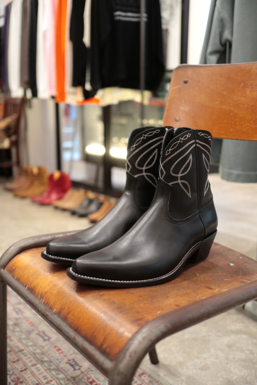 The Letters : WESTERN EMBROIDERY SIDE ZIP BOOTS - SADDLE The Letters : WESTERN EMBROIDERY SIDE ZIP BOOTS - SADDLE