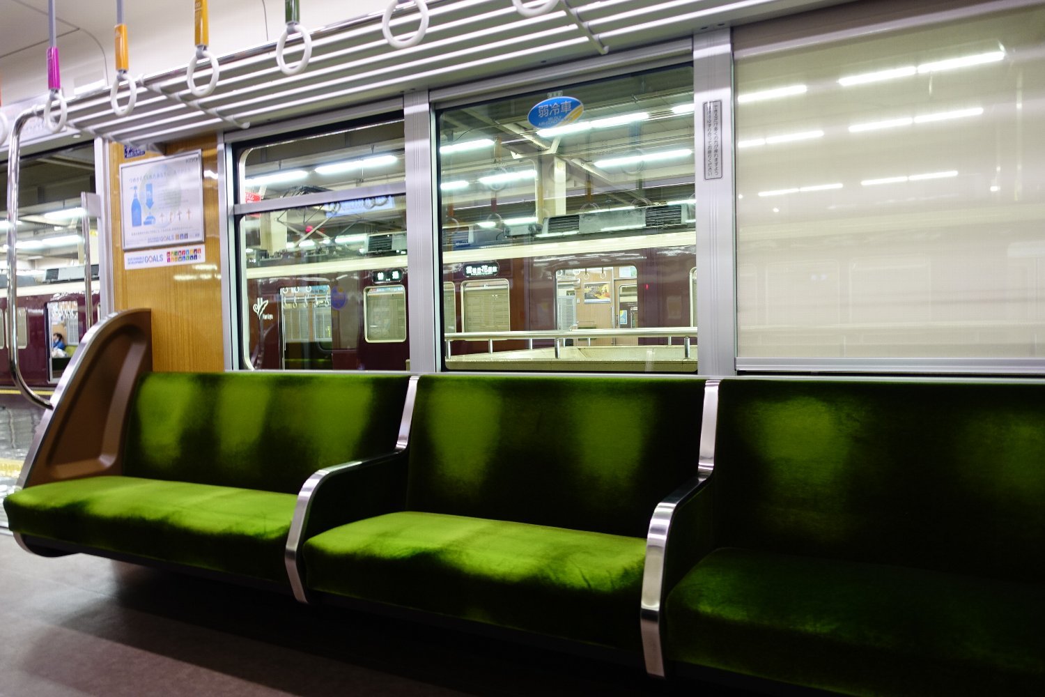 中山観音駅と参道 レトロな建物を訪ねて 中山観音駅と参道 レトロな建物を訪ねて