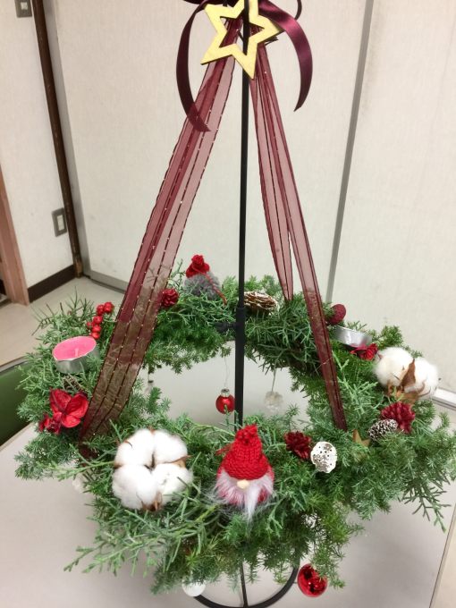 年クリスマスアレンジ フライングリース お花は幸せの贈りもの Sweet Lees