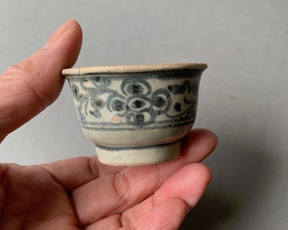 安南鉄絵 盃 染付 酒道具 13~14世紀 陶磁工芸 古道具 時代物 Q1930