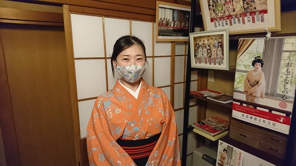 後藤苺瑚さんおめでとうございます! &チラシ、古町芸妓さんなどなど。_e0046190_18145017.jpg