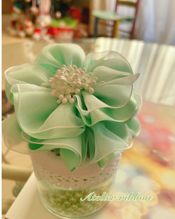 可愛い瓶には可愛いものを入れたくなります Atelier Ribbon Style Ribbon Lei Making 可愛い瓶には可愛いものを入れたくなります Atelier Ribbon Style Ribbon Lei Making
