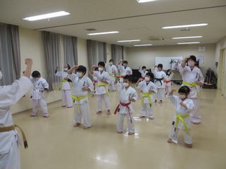 土曜日空手 宮の沢教室 八軒教室_c0118332_21372448.jpg