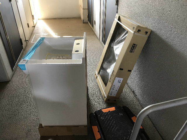 緊急工事・ミッション終了洗面化粧台交換_f0031037_17433472.jpg