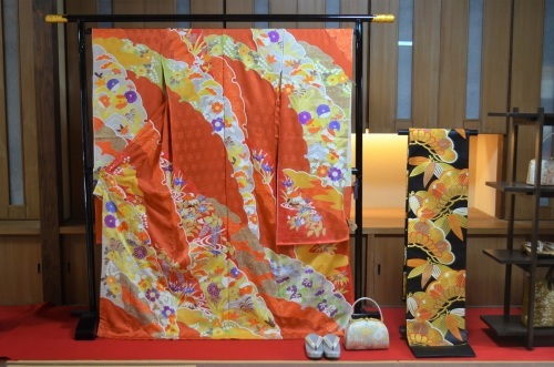 新作振り袖展(^-^) 赤地の振り袖_d0230676_14312867.jpg