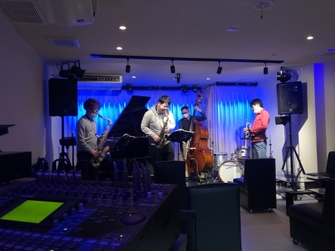 Jazzlive Cominジャズライブカミン 広島 明日7日月曜日の演目_b0115606_18434251.jpeg