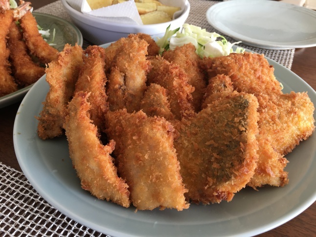 懐かしのおかずシリーズ 海老フライと鯵フライ_d0348118_15520542.jpeg