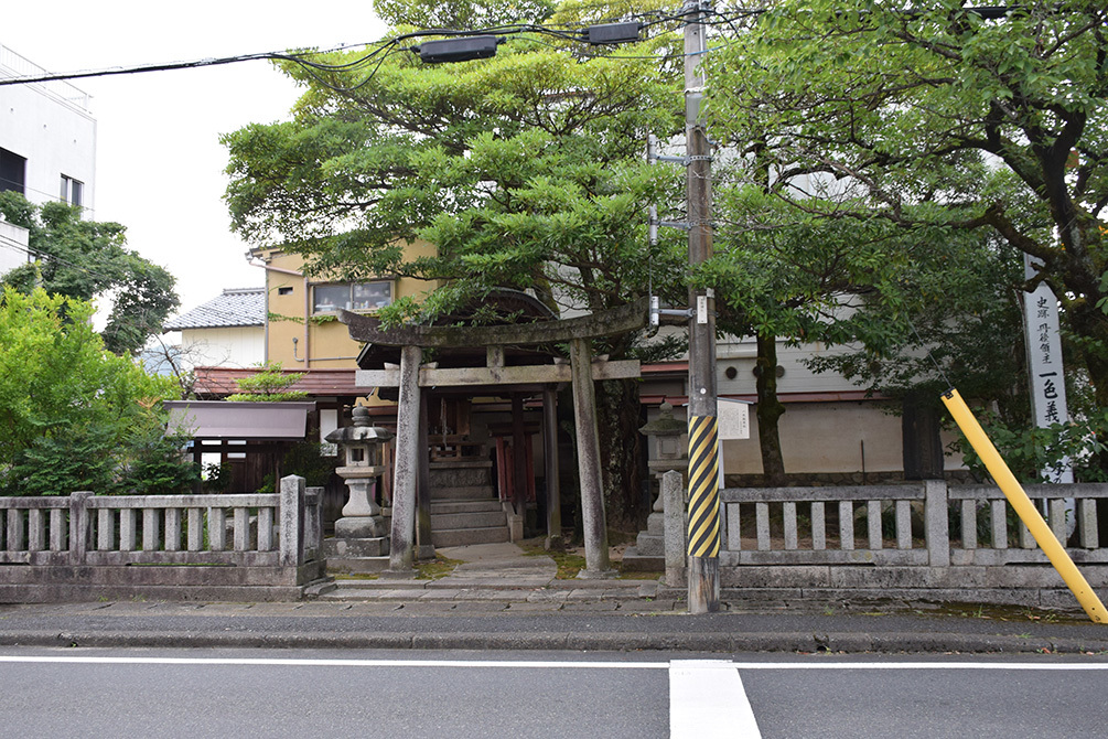 丹後宮津城跡を歩く その2 一色義清自刃の処 一色稲荷神社 坂の上のサインボード 丹後宮津城跡を歩く その2 一色義清自刃の処 一色稲荷神社 坂の上のサインボード
