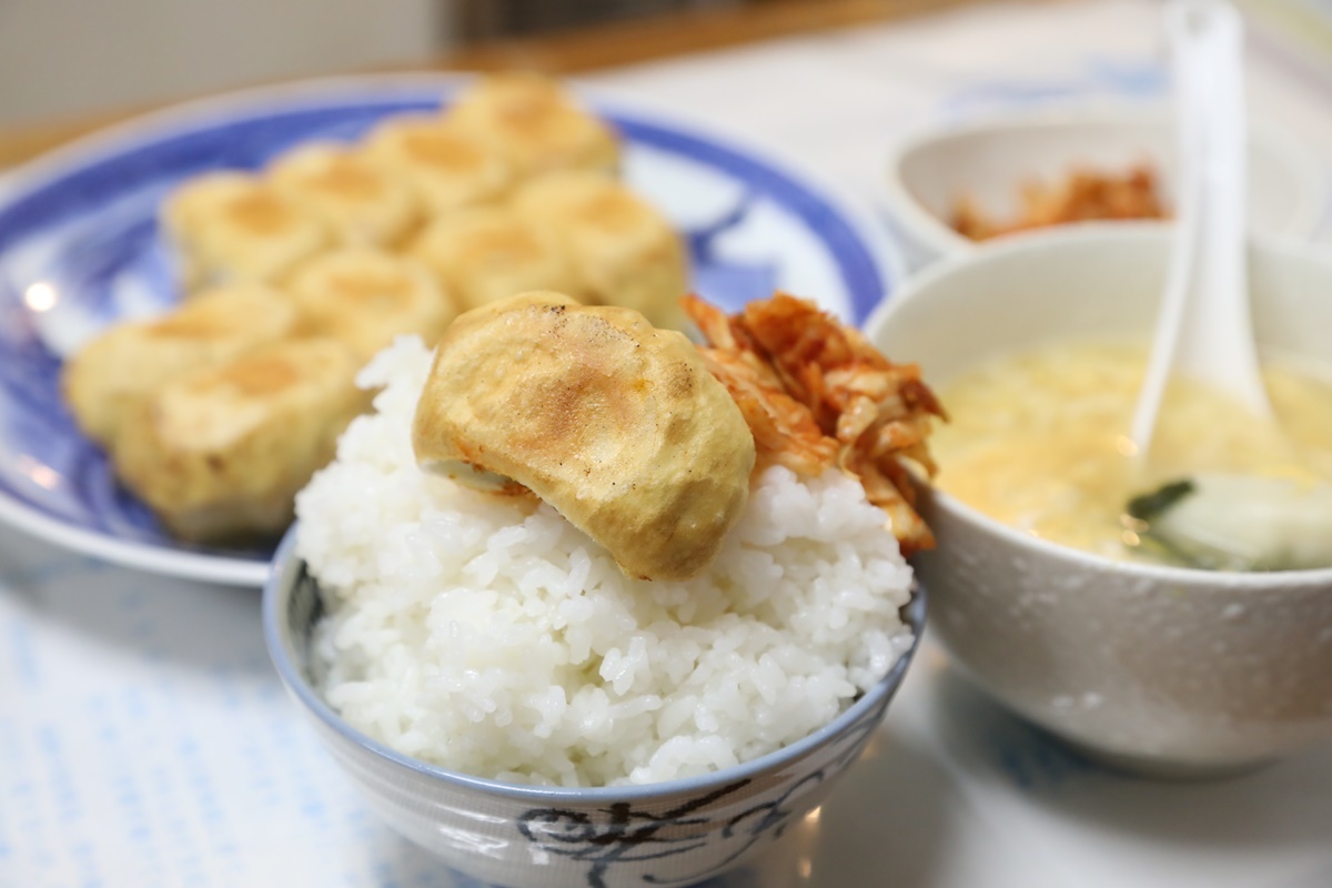 伊勢崎市 ホワイト餃子 伊勢崎店 焼き餃子 焼まんじゅうを食らう