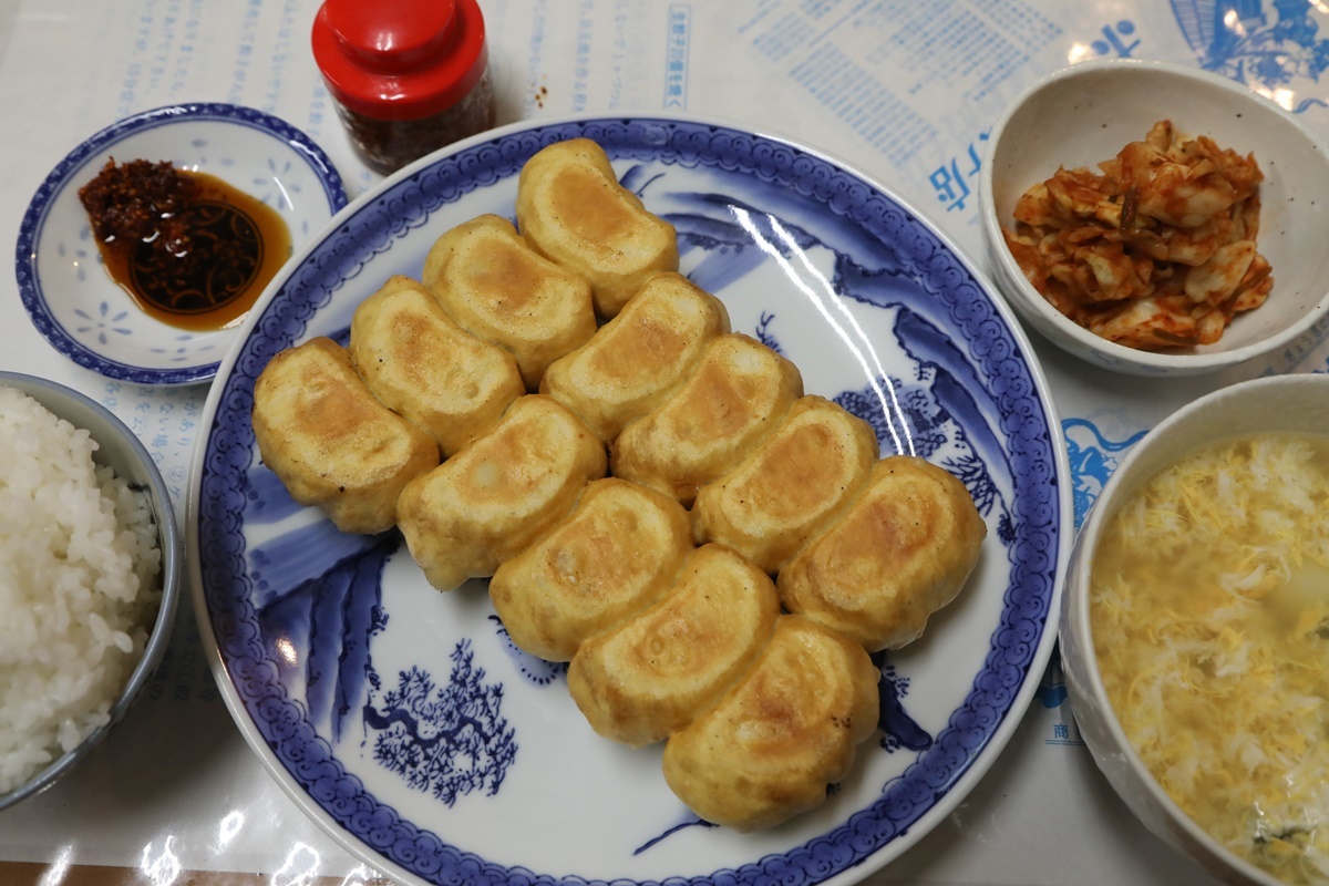 伊勢崎市 ホワイト餃子 伊勢崎店 焼き餃子 焼まんじゅうを食らう