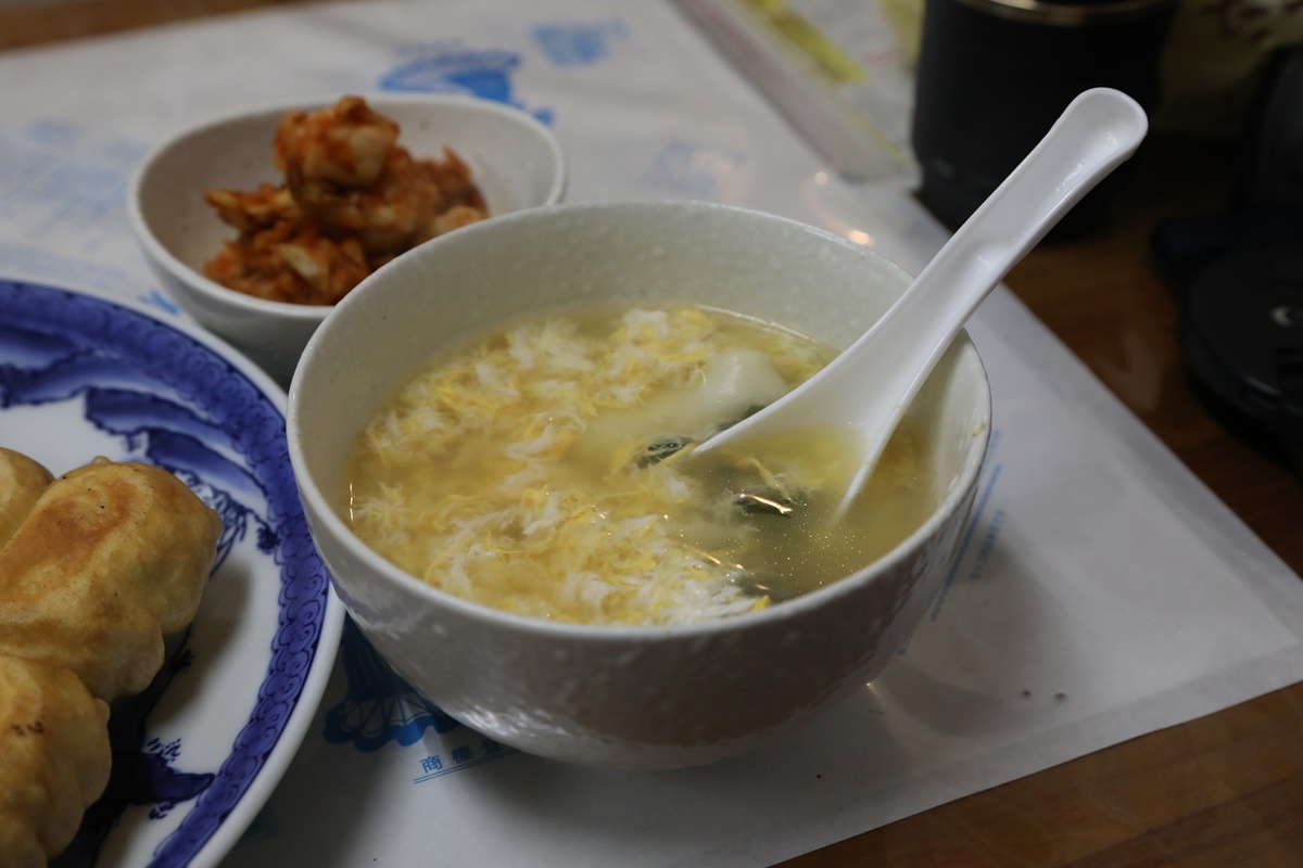 伊勢崎市 ホワイト餃子 伊勢崎店 焼き餃子 焼まんじゅうを食らう