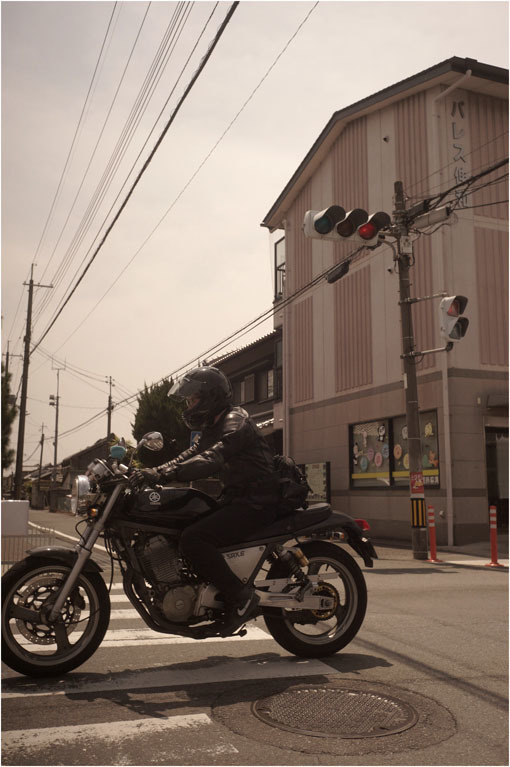 2203 カタストロフィー(2020年4月27日ズマロン35mmF3.5奈良帯解で広角美を発揮し)多事多難_b0226423_22440494.jpg