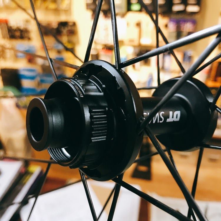 DT SWISS PRC1100 DICUT MON CHASSERAL ホィールを納品させて