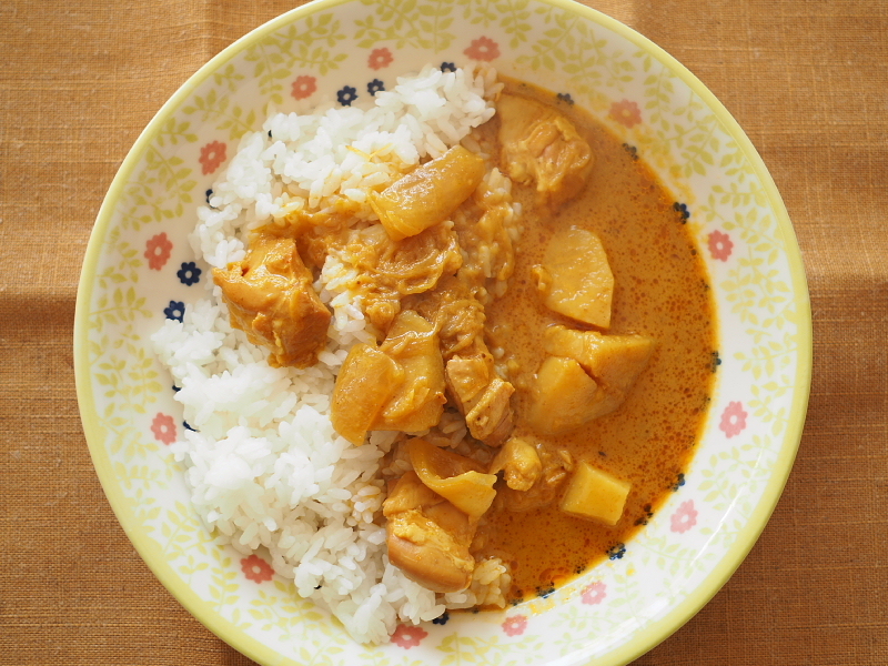 【レトルトカレー食べ比べ㉙】ヤマモリ「タイカレー イエロー」～ナンプラーが隠し味_b0008655_23455479.jpg