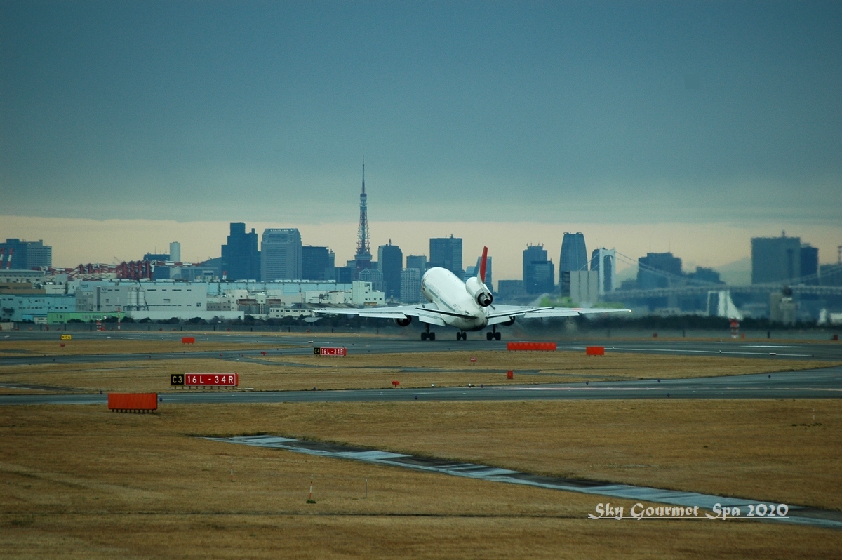 ◆ もう会えない飛行機たち、その32 「都心に向かって」（2005年2月）_d0316868_09003162.jpg