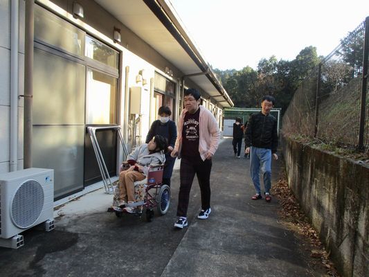 12/10 散歩_a0154110_08471407.jpg