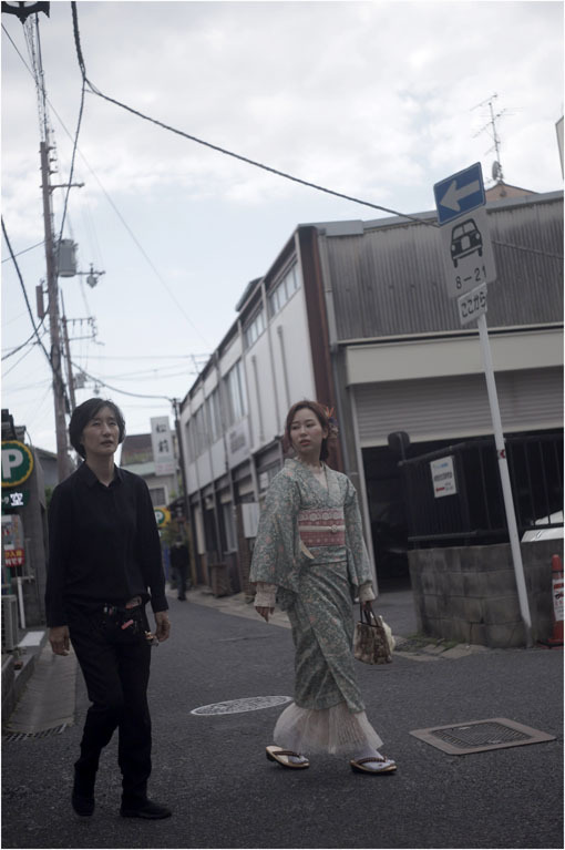 2204 包容感(2020年5月8日エルマー50mmF3.5奈良町をやんわりと包み込み)_b0226423_21460039.jpg