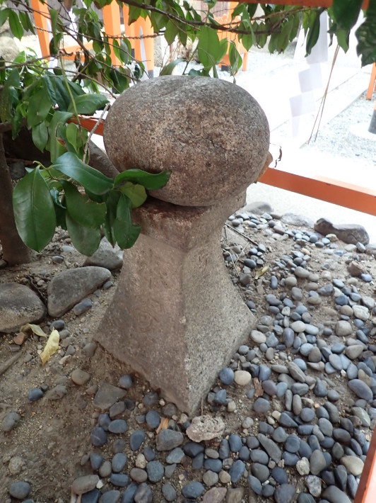 【全部網羅してる人がいたらすごい】おもかる石!!!!【軽いと願いが叶う】_b0116271_17233924.jpg