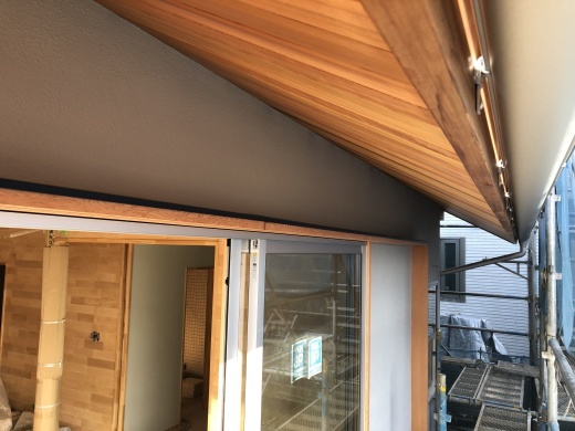 ネイビーとシルバー　屋根と軒樋_a0129492_21391003.jpeg