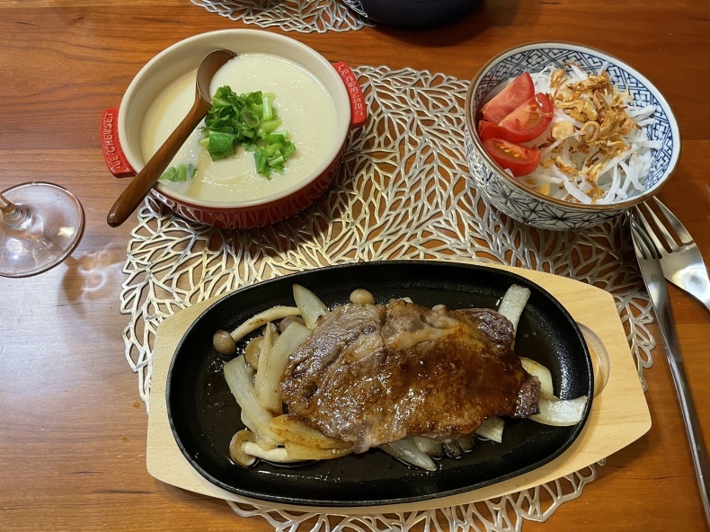 少し前の晩御飯 ステーキ皿を使いたい ほっこりぐらし