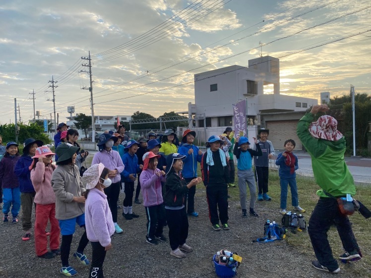 ネコクラブC-08◆冬の野遊びと海遊びキャンプ〔2日目〕12月、今年最後のガッツリ海遊び。丸一日、中城村の海で、SUPを満喫しました。それにしてもいい天気だった〜!_d0363878_20573778.jpg