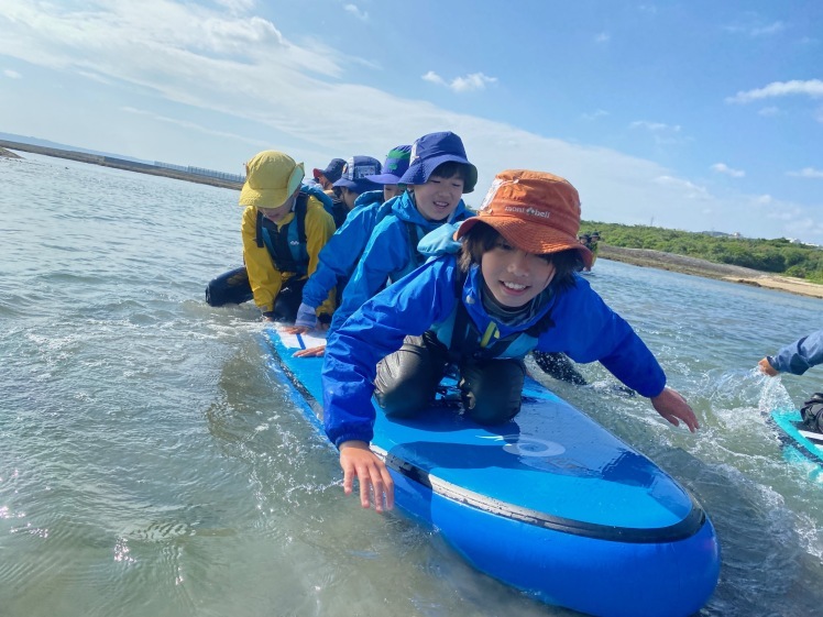 ネコクラブC-08◆冬の野遊びと海遊びキャンプ〔2日目〕12月、今年最後のガッツリ海遊び。丸一日、中城村の海で、SUPを満喫しました。それにしてもいい天気だった〜!_d0363878_20581962.jpg